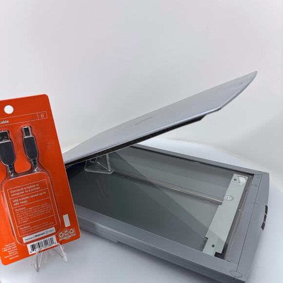 Canon Home/Office - High-Resolution Flatbed Scanner - Picture 2 of 16